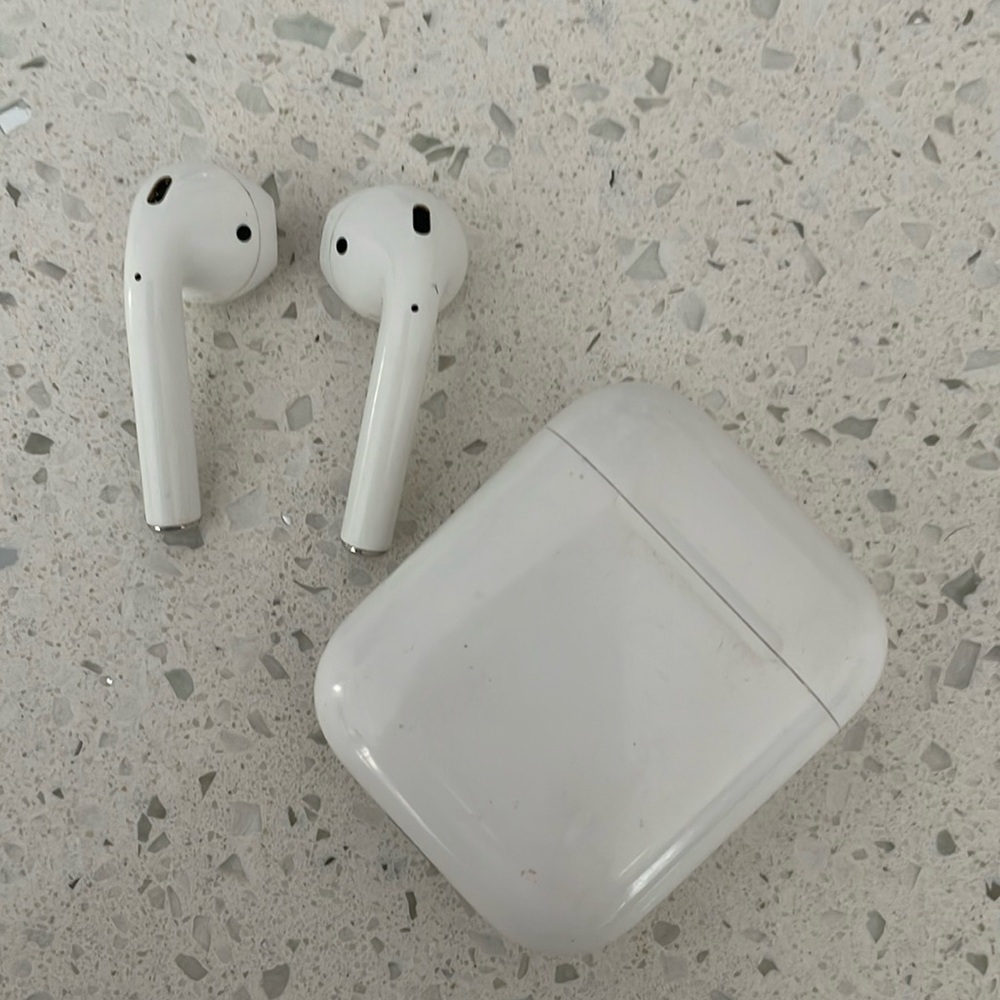 Apple AirPods